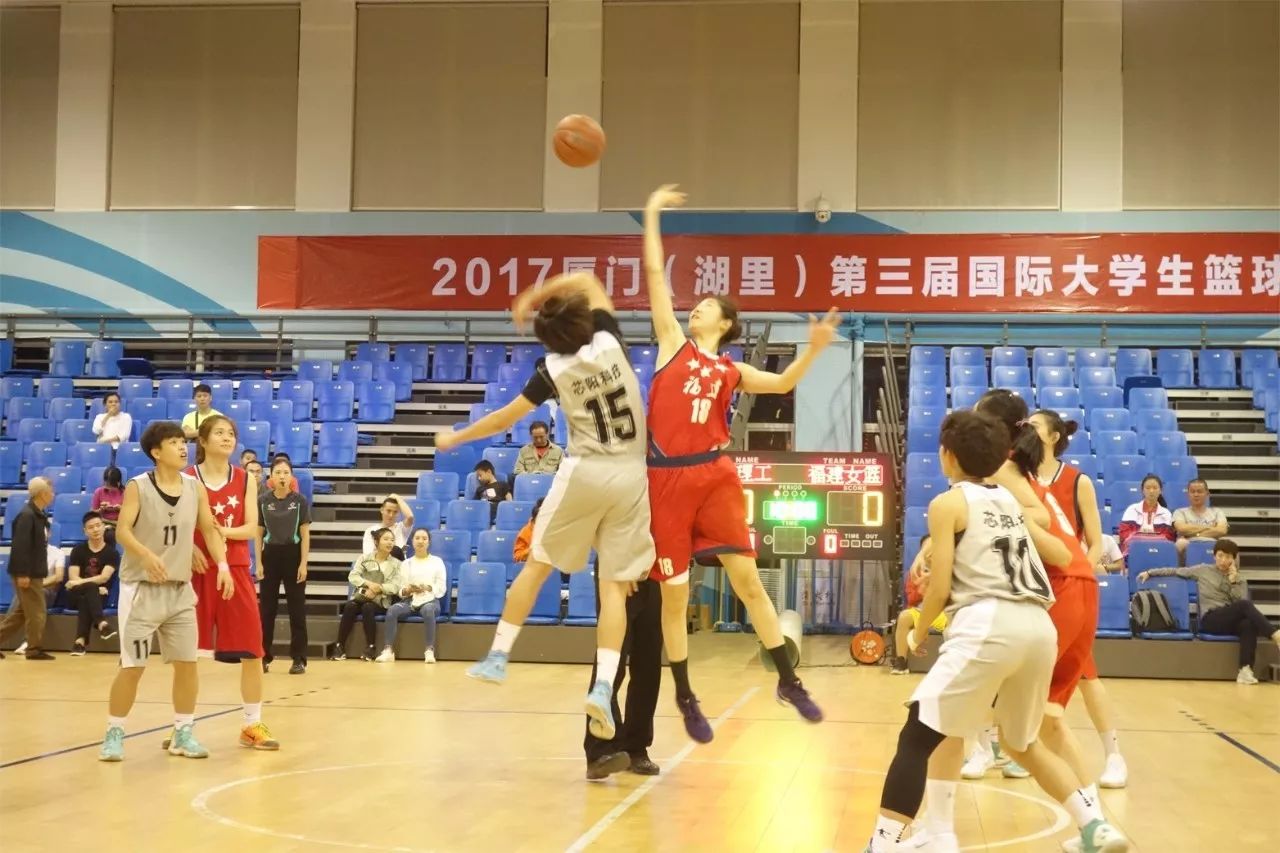 黑马难敌巅峰板鸭西班牙3-0完胜俄罗斯挺进08欧洲杯决赛